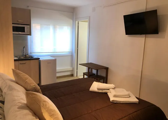 Penedes Hostal *